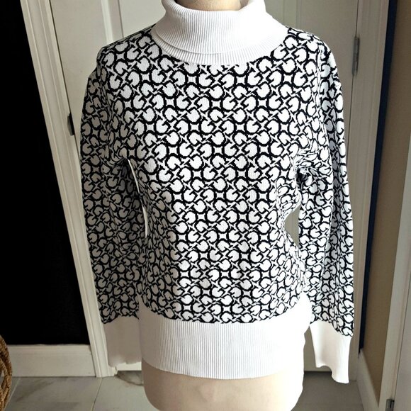 NWT! GUESS Monogram LOHANN Turtleneck SWEATER - Picture 1 of 6